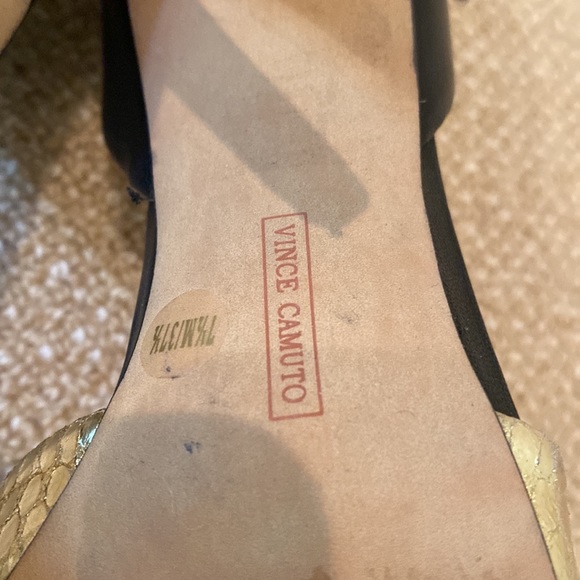 Vince Camuto Gold Snakeskin Embossed And Black Leather Pump Heels Size 7-1/2 - Picture 10 of 10
